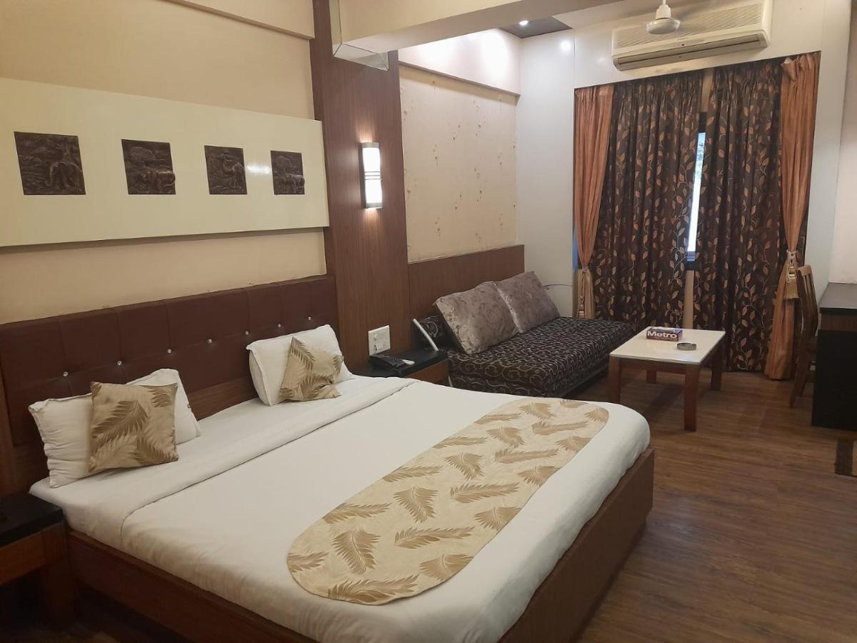 Hotel Mayur By Wb Inn Ulhasnagar Exterior photo
