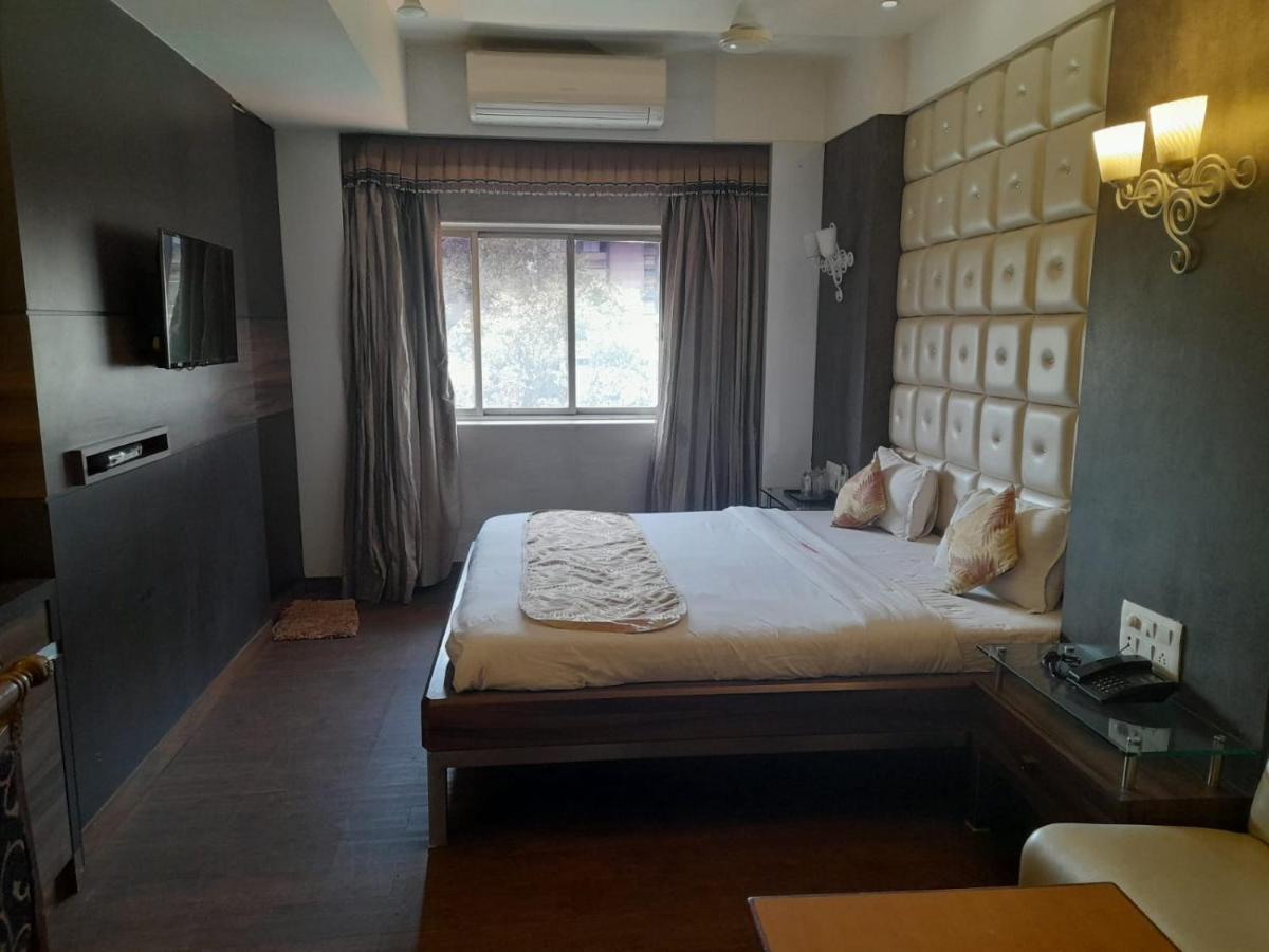Hotel Mayur By Wb Inn Ulhasnagar Exterior photo